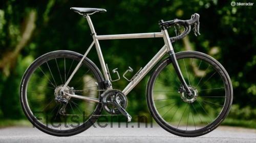 Van Nicholas Skeiron specificaties